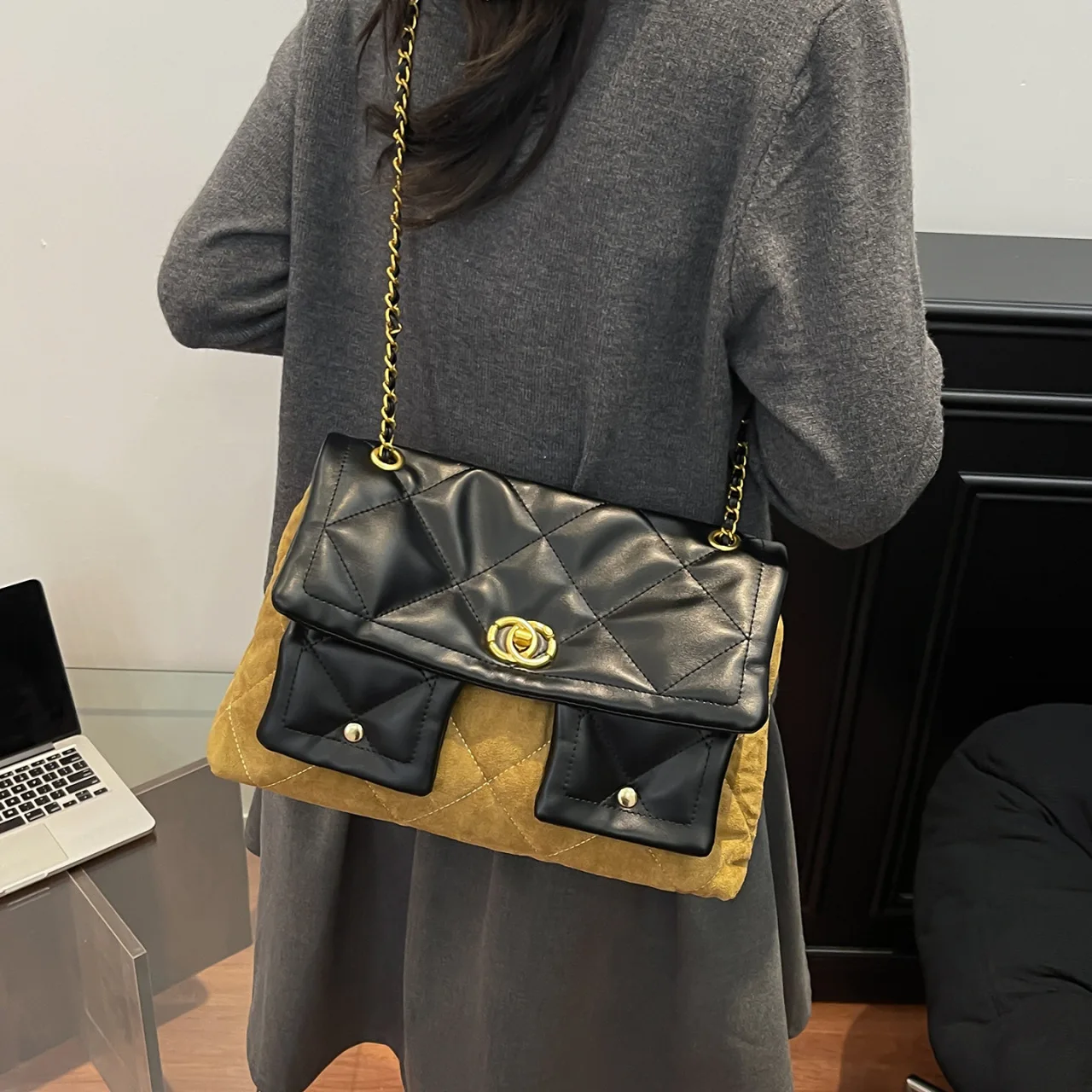 2025, gewatteerde draagtas met kettingriem, gemengd materiaal, schoudertas met grote capaciteit voor dames, casual crossbody portemonnee