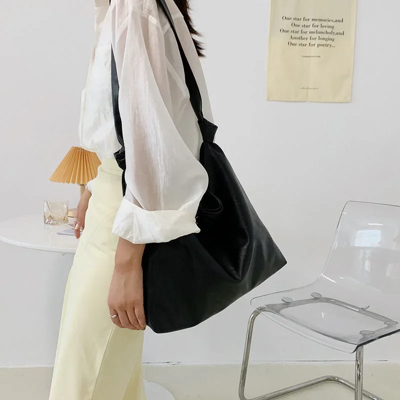 Contemporary Tote Bag Premium Leather Spacious Design Modern Minimalist Aesthetic Secure Storage Versatile Styling