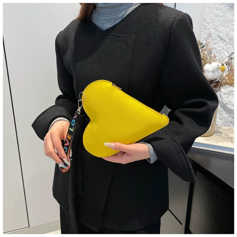 Cute Heart Shape Coin Purse Korean Fashion Pure Color PU Small Handbags Sweet Love Decorative Could Store Cellphone Bags view 6