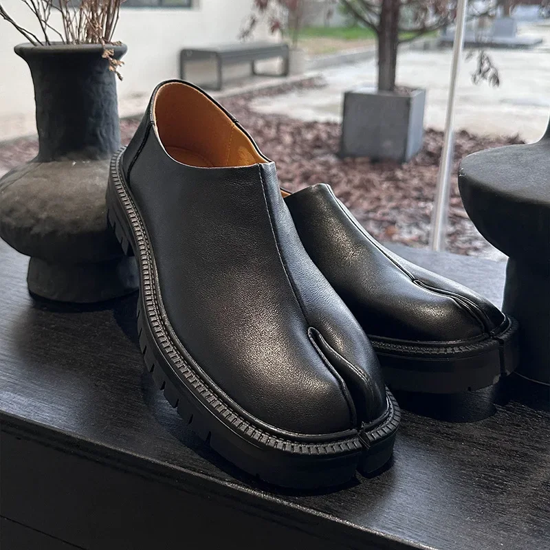 Buty Tabi dla mężczyzn i kobiet, klasyczne skórzane buty z dzielonym palcem, codzienne buty na jedną stopę, unisex, płaskie buty, wygodny krój.
