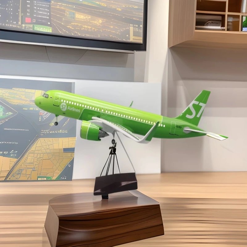 

1/80 Scale Room Decoration 47cm Siberia S7 Airlines A320 Planes With Lighting Wheels Die-cast Resin Aircraft Model Collectible
