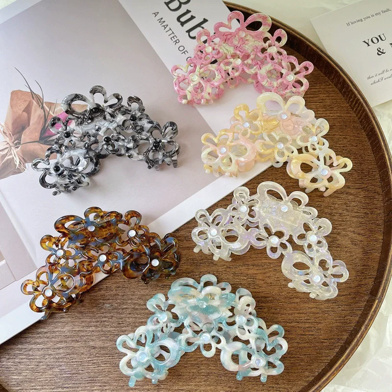 

​JDoo. X New Design High Quality Garland Rhinestone Hair Clip Light Luxury Hollow Flower Acetic Acied Shark Clip