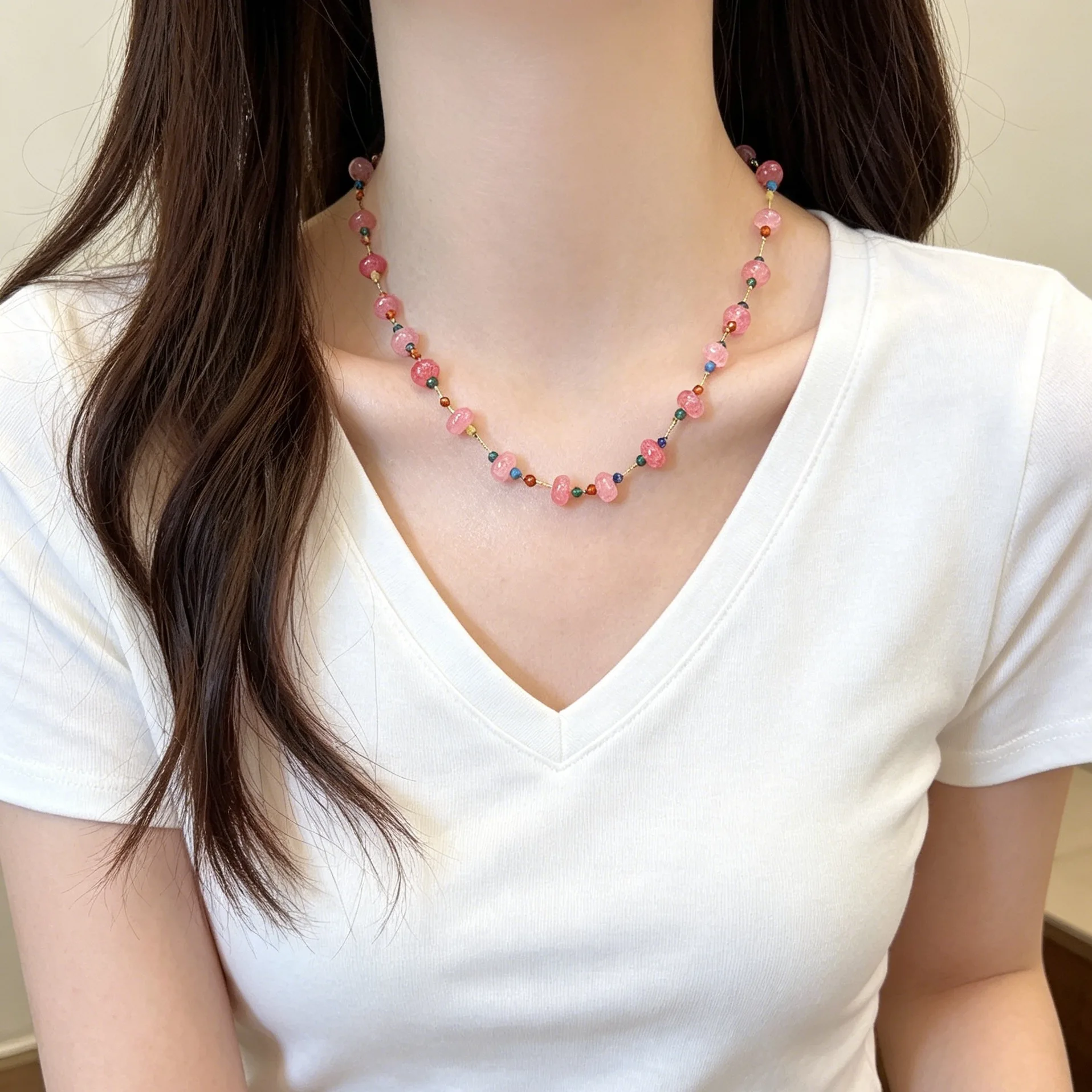 Dopamine Pink Crystal Bead Necklace for Women: Light Luxury, Niche, Beach-Ready Accessory – 2026 New Collar Necklace