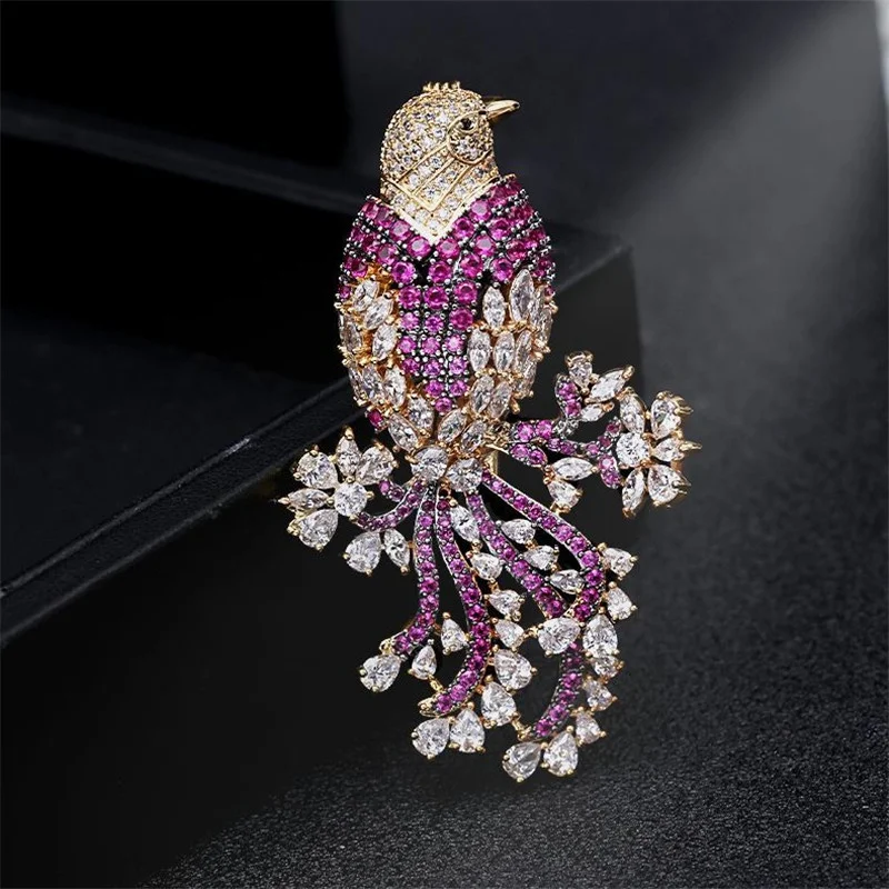 Creative Bird Brooch Leisure Brooch Lady Luxury Jewelry Gold-plated  Animal Brooch Coat Scarf Brooch