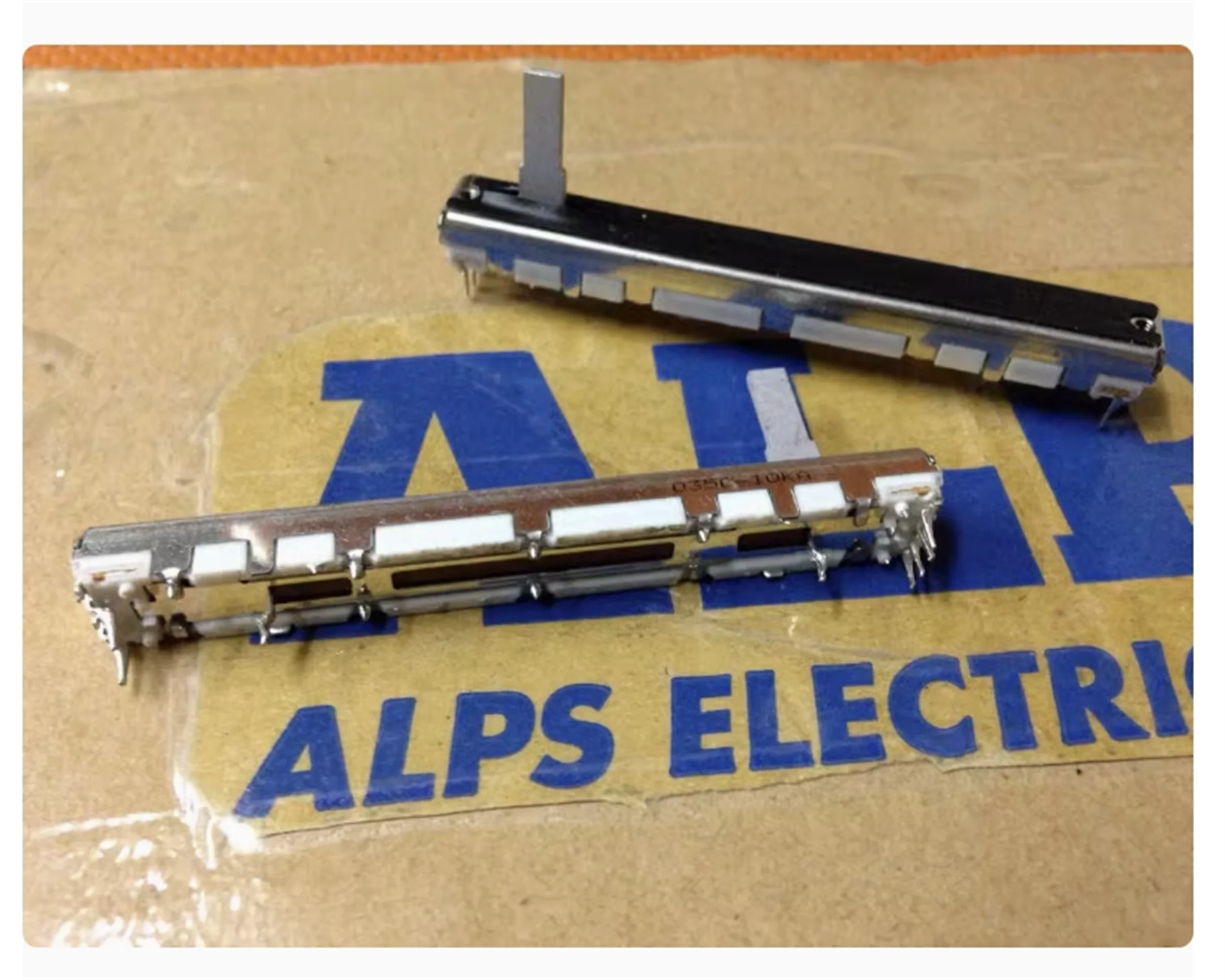 1 PCS dismantling ALPS 7.5cm sliding potentiometer 60MM stroke A10K single link 15MM shaft