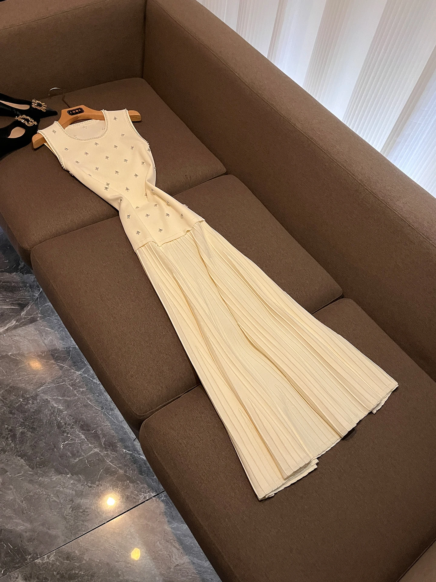 

Elegant White Beaded Sleeveless Slim Fit Long Skirt Dress BP318 Spring 2026 Breathable Polyester Fiber A-Line Gown