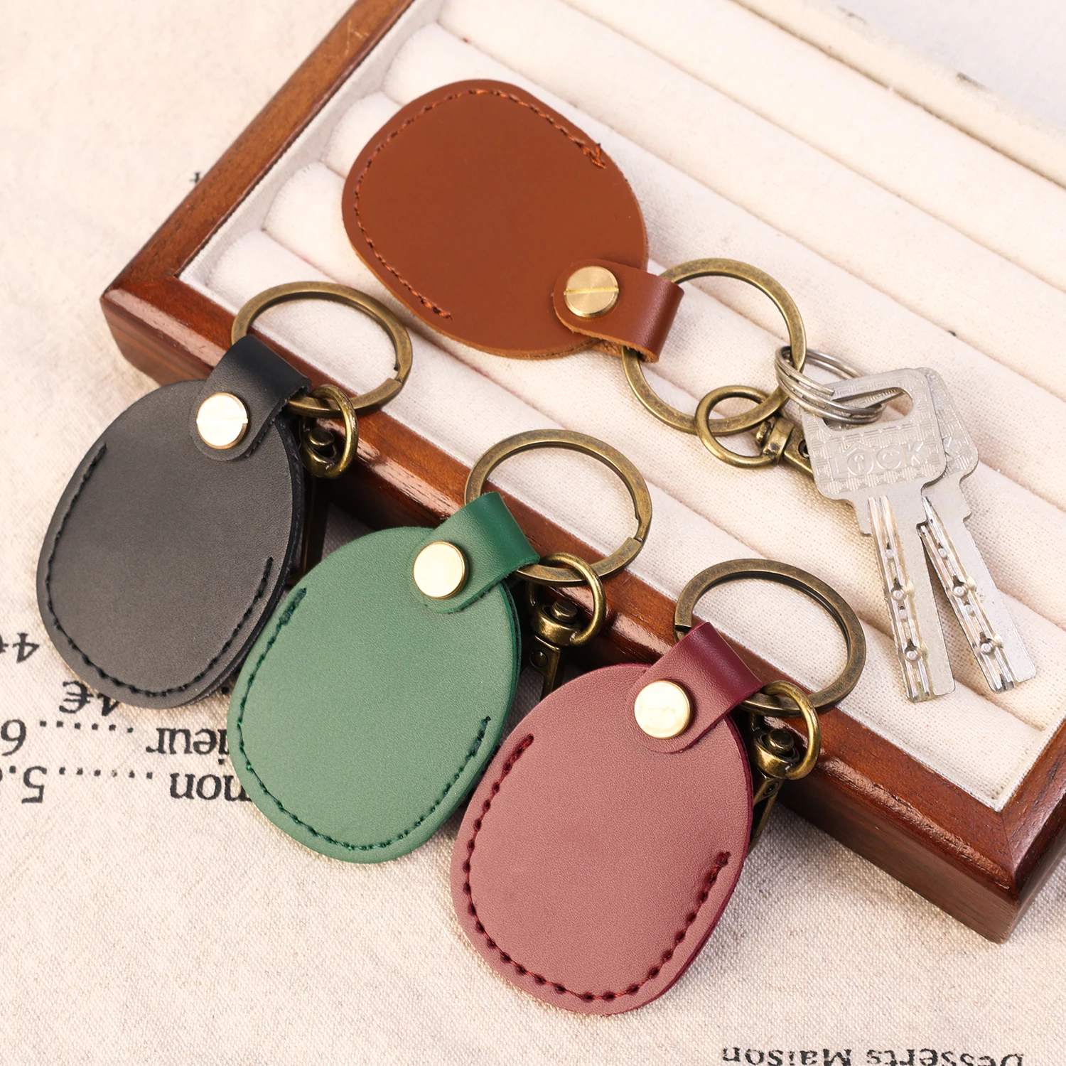 For Airtag Case Leather Keychain Protective Cover For Airtags Air Tag Tracker Locator Device Anti-lost Anti Scratch Protector