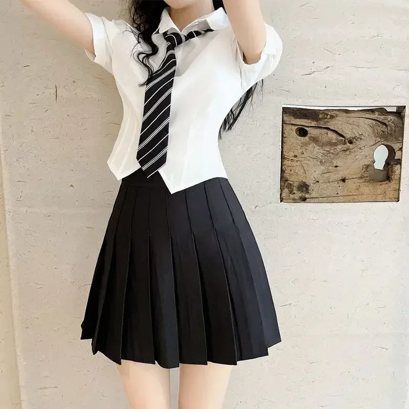 Camicia carina da donna con cravatta a bolle a maniche corte Crop Top estivo skinny Y2k Top T-shirt stile Accademia giapponese T-shirt slim fit