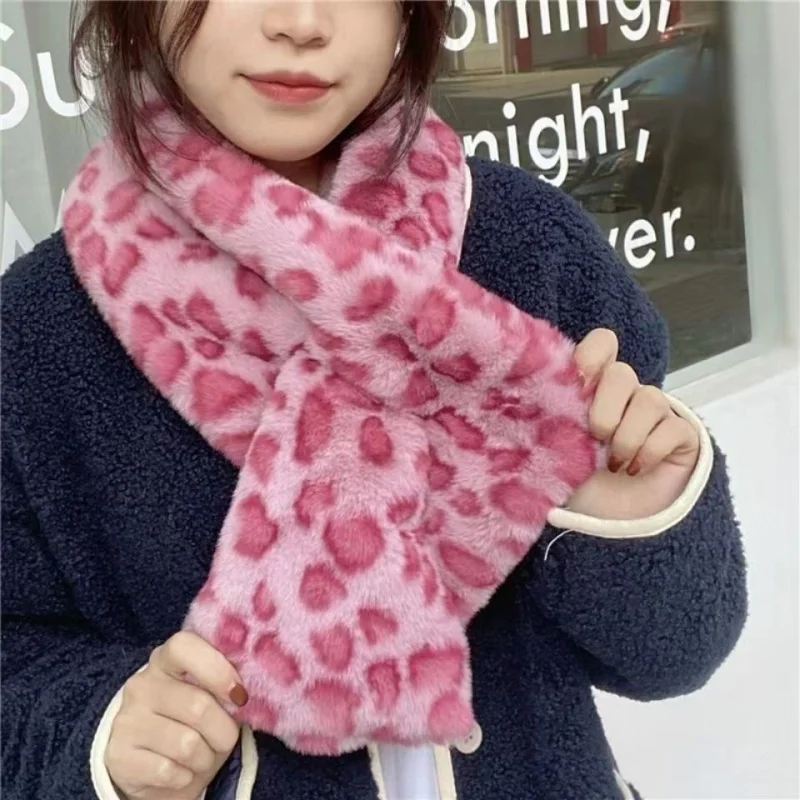 

Winter Pink Leopard Print Women'S Bib Flannel Warm Scarf Fashion Y2K Commuter Clothing Accessories Windproof Soft Plush Collar