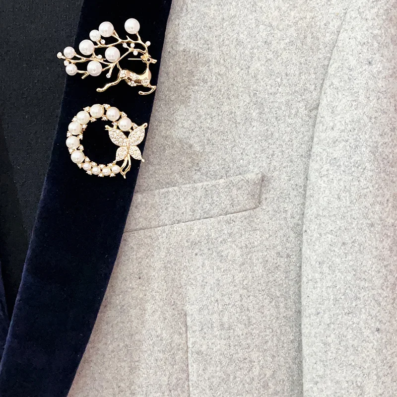 Fashion Design Rhinestone Pearl Series Brooch Spring Summer Styles Wreath Deer Pins Woman Daily Colthes Button Small Accessories