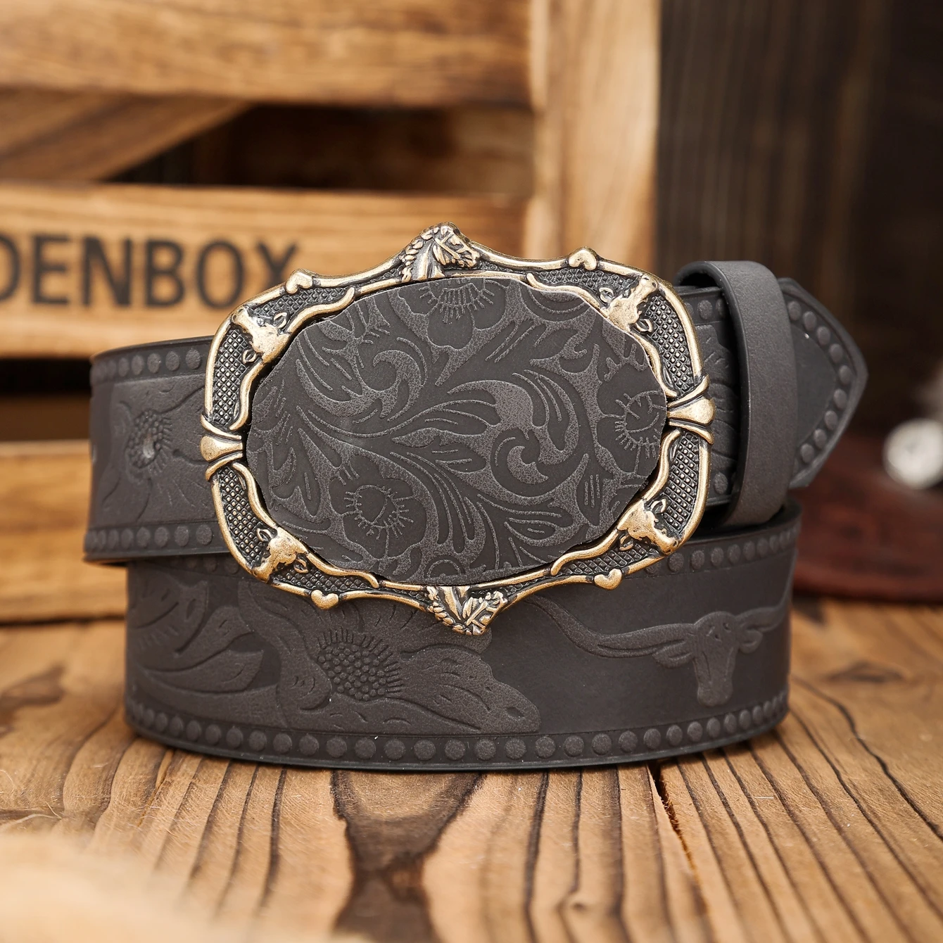 A Western-buckle PU belt suitable for both men and women, a unique and retro brown belt (with perforated nails included)