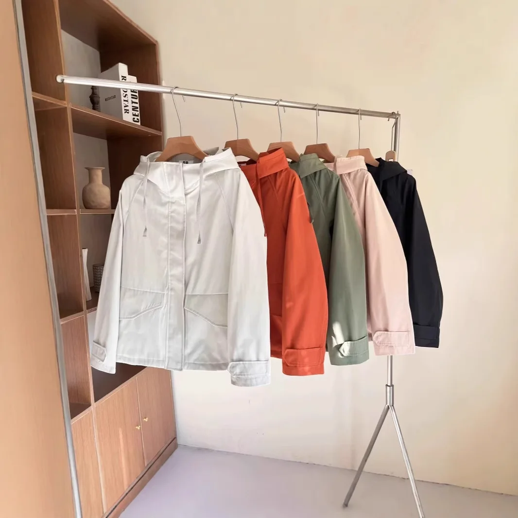 Chaqueta roja para mujer, resistente al viento, impermeable, abrigo informal con capucha 2025