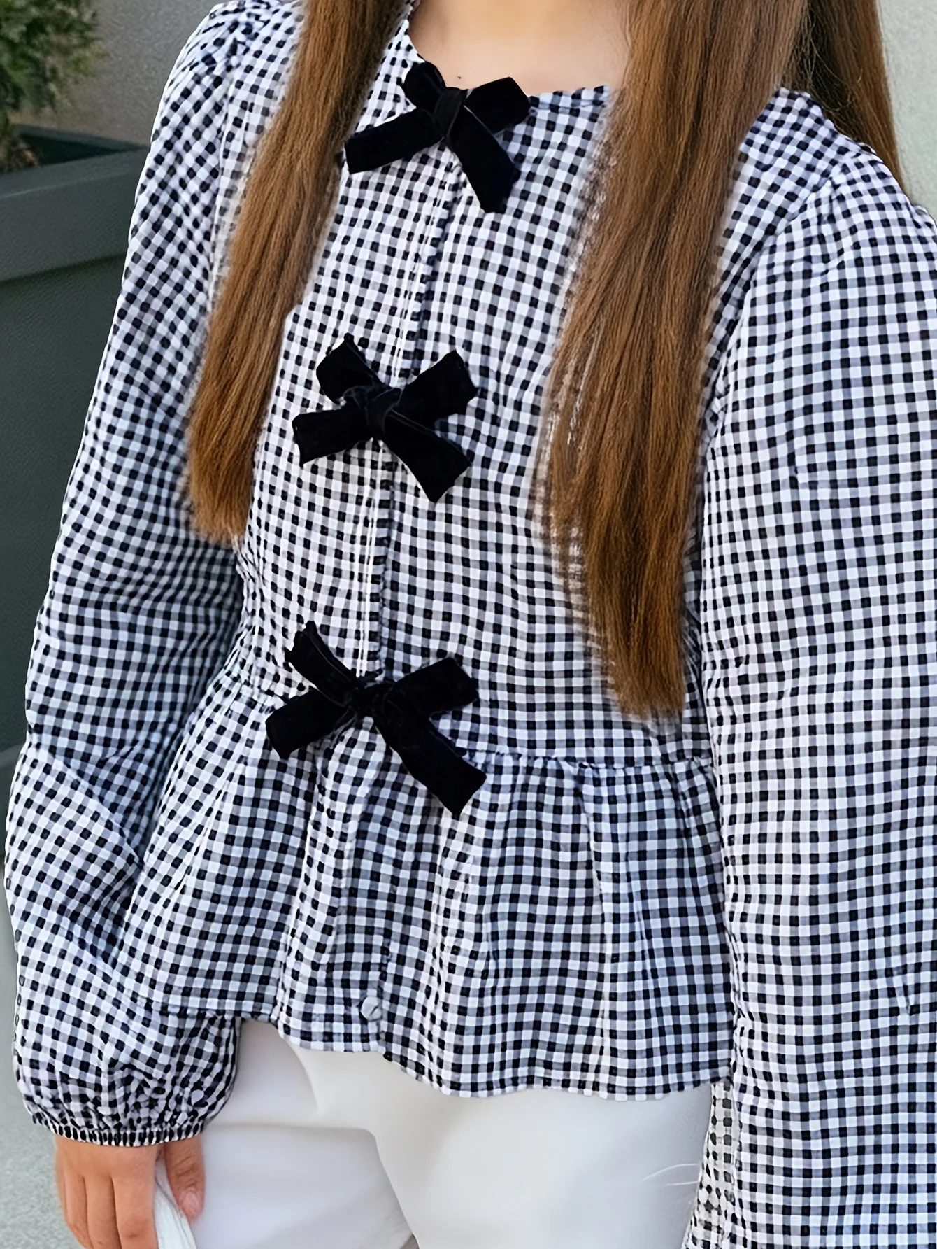 Gingham-Bluse für Kinder und Mädchen, schwarz-weiß kariertes, langärmliges Peplum-Oberteil mit Puffärmeln und Samtschleifen-Dekor, lässiges Outfit – Detail 5