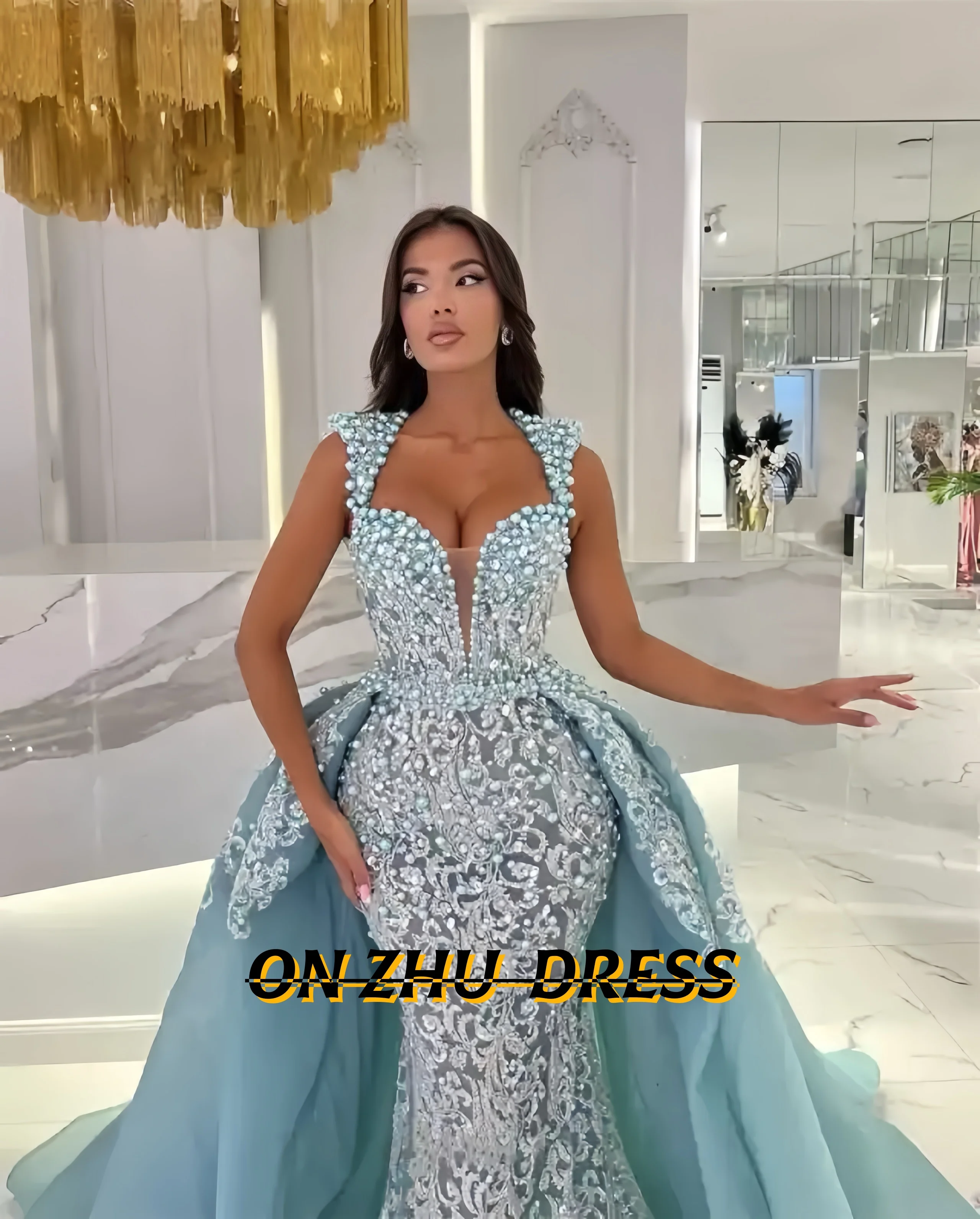 

Customized formal dress with V-neck and sleeveless design, Mermaid style, detachable trailing hem. Women's evening dress, luxuri