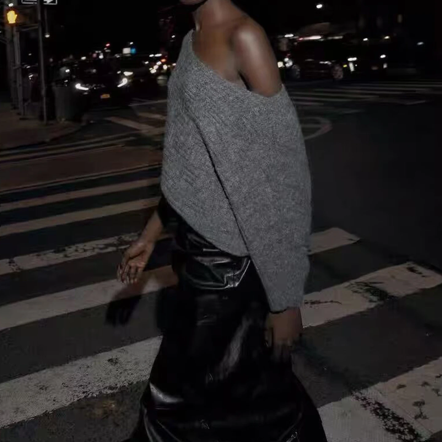 Asymetryczny sweter z dzianiny na jedno ramię, nowość zimowa, modny sweter damski o regularnym kroju, długi rękaw.