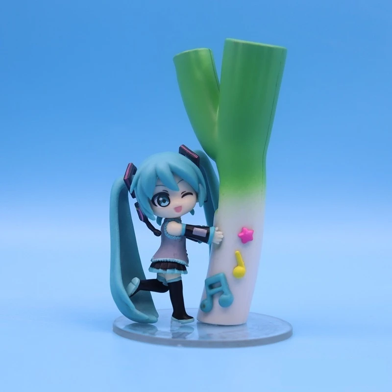 11cm Cute Anime Hatsune Miku Holding Welsh Onion Beautiful Girl Figure Model Statue Collection Desktop Decoration Ornament Gift