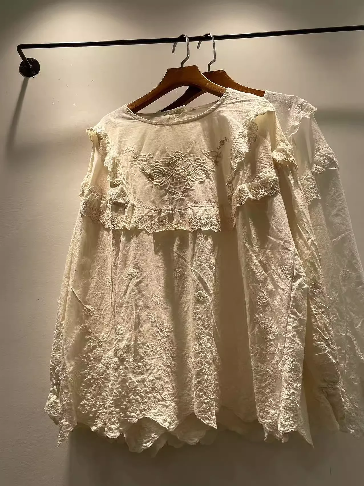 

2022, роскошная брендовая женская одежда, осенние рубашки в японском стиле, белые, бежевые рубашки с вышивкой, 100% хлопок, блузки с длинными рукавами