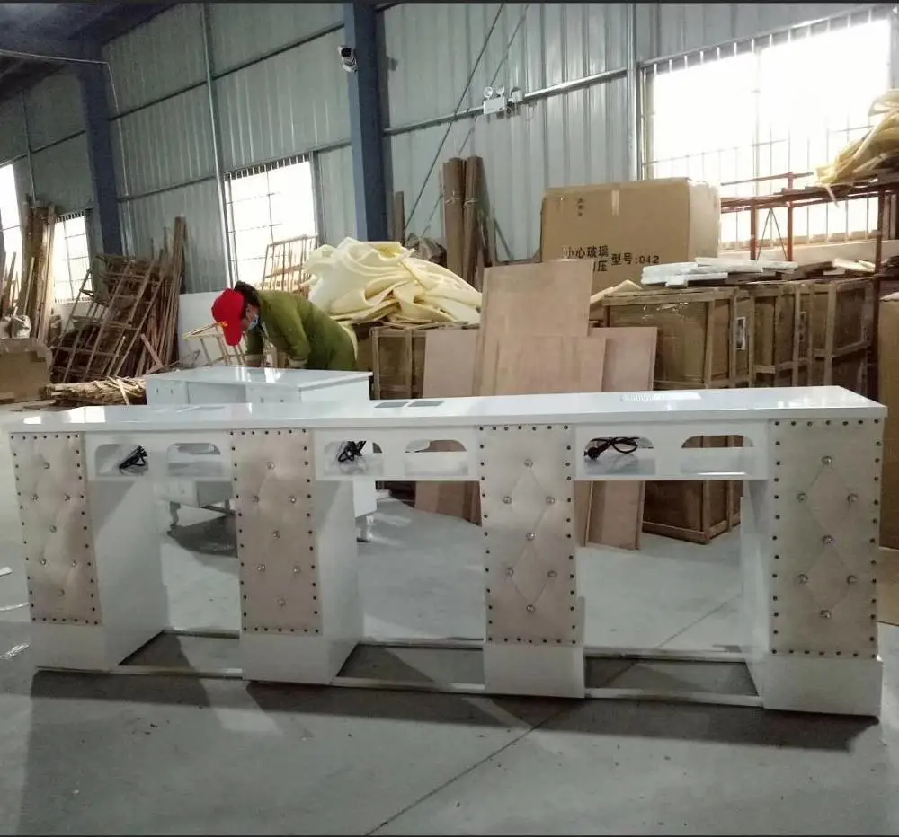 Five Years Warranty 2019 Classic French Style Gold&White Triple Manicure Table Nail Table