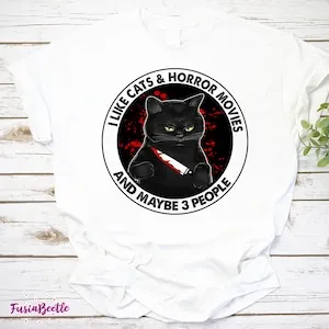 القطة السوداء مع سكين الدم أحب القطط وأفلام الرعب وربما 3 أشخاص للهالوين تي شيرت كلاسيكي للهالوين القطة السوداء #6