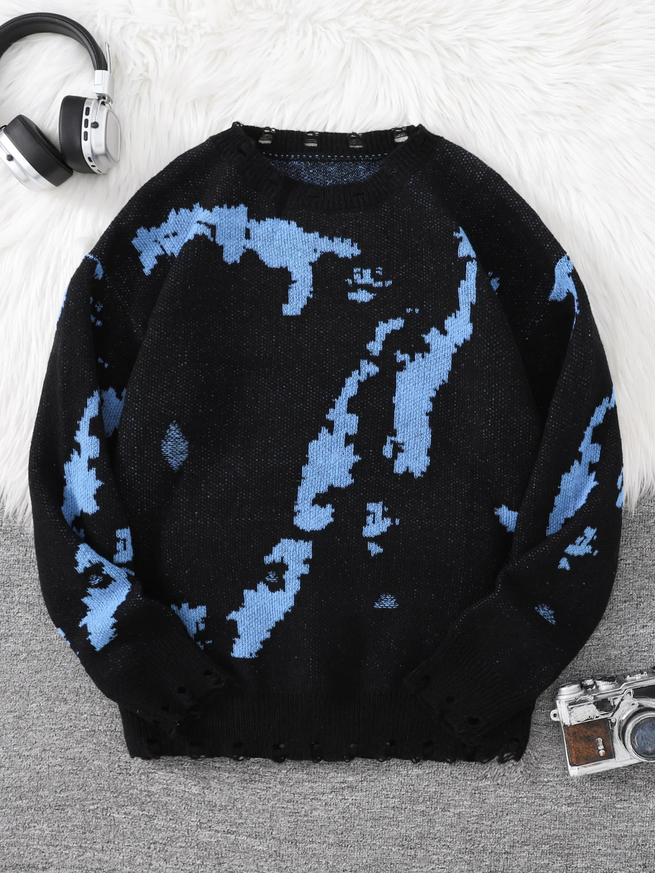 Vintage Street-Style Ripped Graffiti Pattern Pullover Sweater, Casual Round-Neck Knit Men's Pullover, Suitable for Everyday Wear, Unisex Top for Going Out, Regular Fit, Suitable for Autumn and Winter Seasons