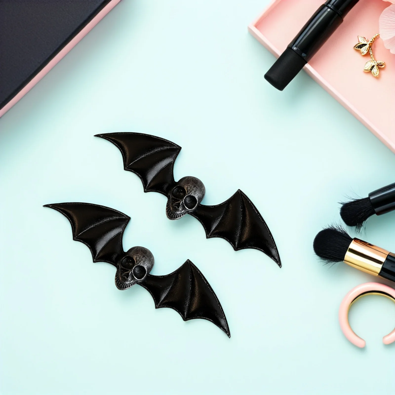 

2Pcs Bat Hair Clips Skull Wing Gothic Design Halloween Hair Accessories for Women Punk Hairpin Party Cosplay Barrettes Fashion