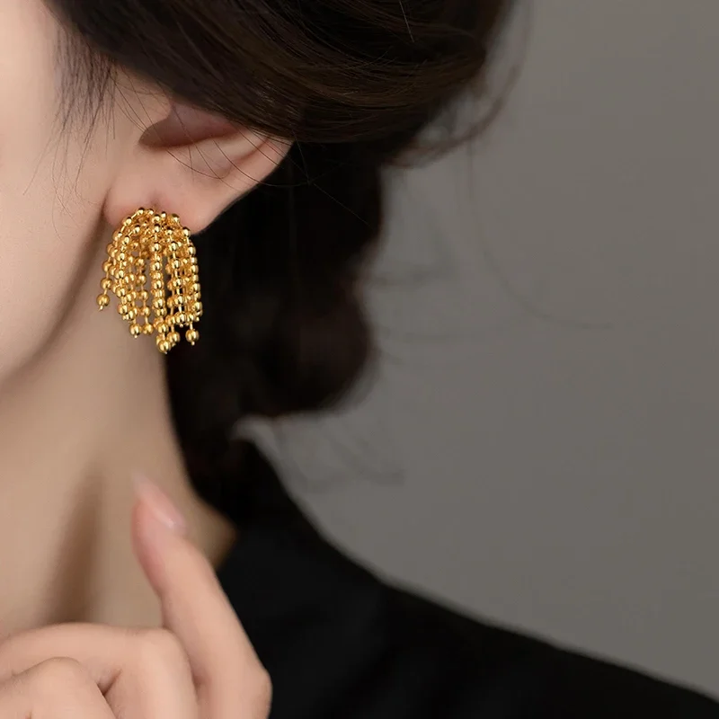 French new design fashion jewelry 18K gold plated metal ball tassel earrings Morden women\'s daily work accessories