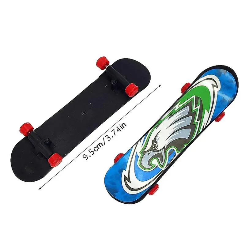 Mini Skateboards Finger Chic Finger Skateboards für Kinder Mini Skateboard Griffbretter Finger Spielzeug Pack Geschenke für Kinder Finger