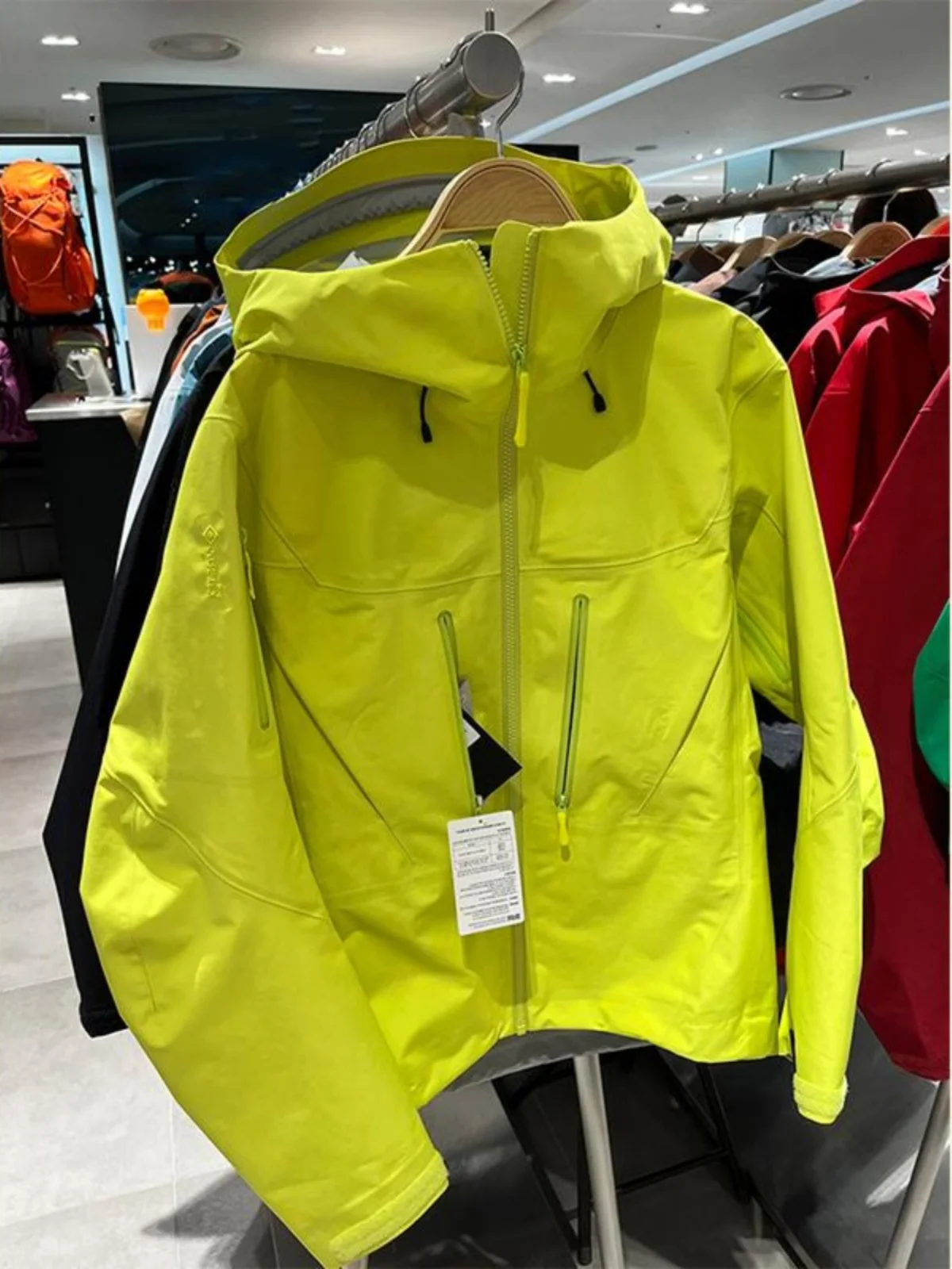 

Fall Winter Yellow Hooded Jaet Spor Casual Women's Outerwear Polyester Fiber Straight Cut Long Sve Zipper Closure