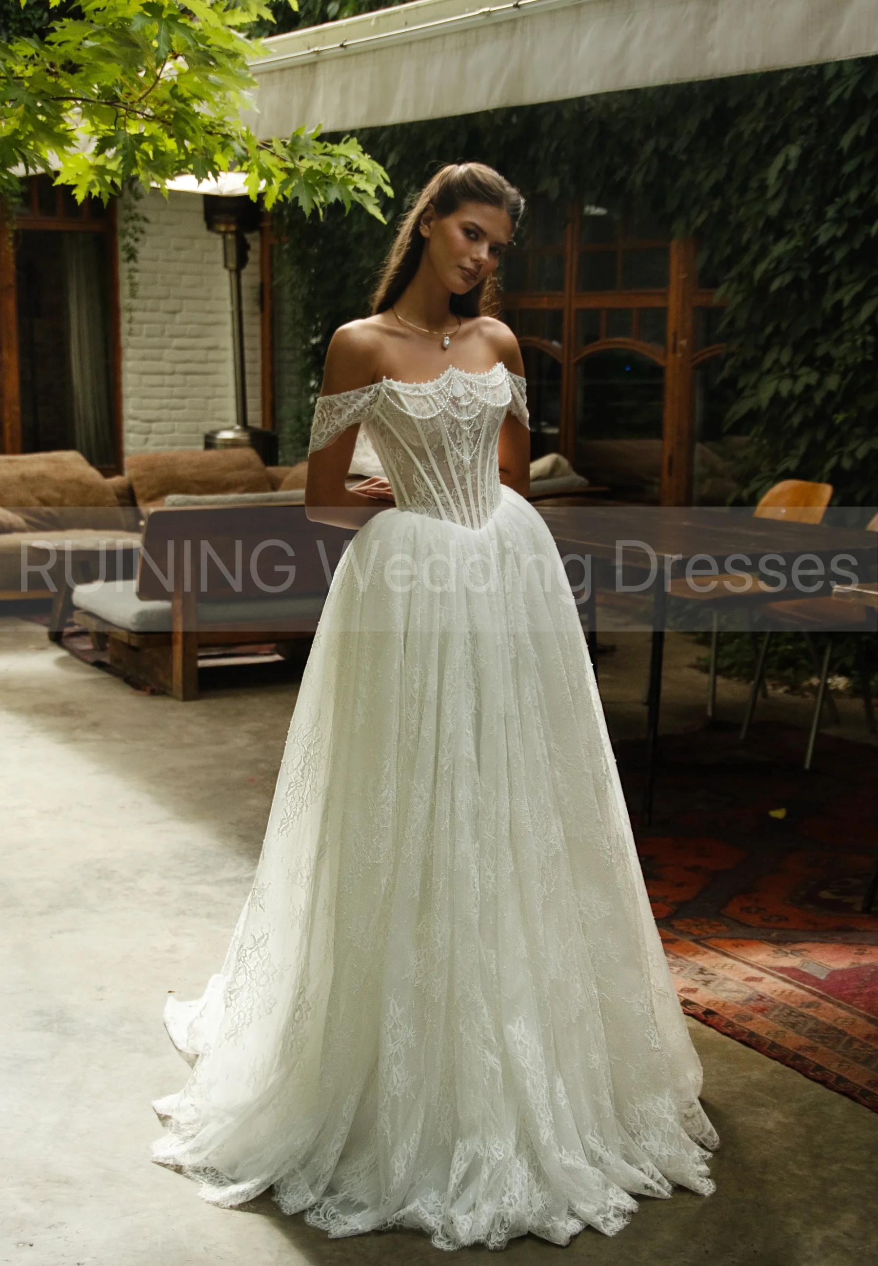 فساتين زفاف مخصصة مكشوفة الكتف لؤلؤ دانتيل 2025 فستان عروس نسائي فاخر على شكل حرف a الوهم رداء حفلات الزفاف #2