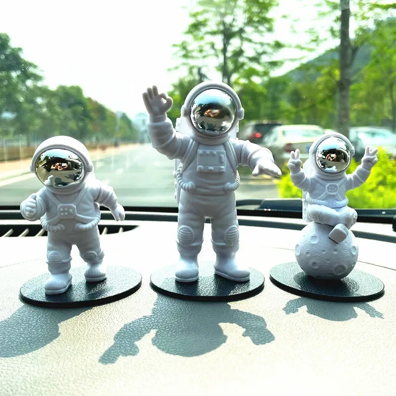 Car Interior Anime Decor Astronaut Figuress Desk Decoration Automotive DashBoard Space Cosmonaut Moon Ornament Accessorie