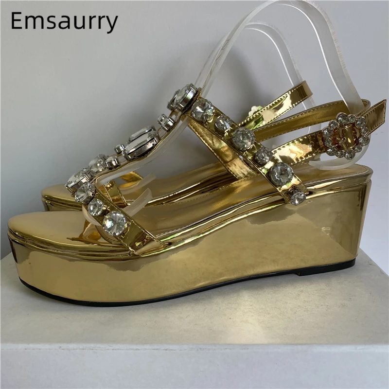 

Quality 2024 Diamond T-Strap Sandals Women High Platform Wedges Patent Leather Rhinestone Summer Shoes