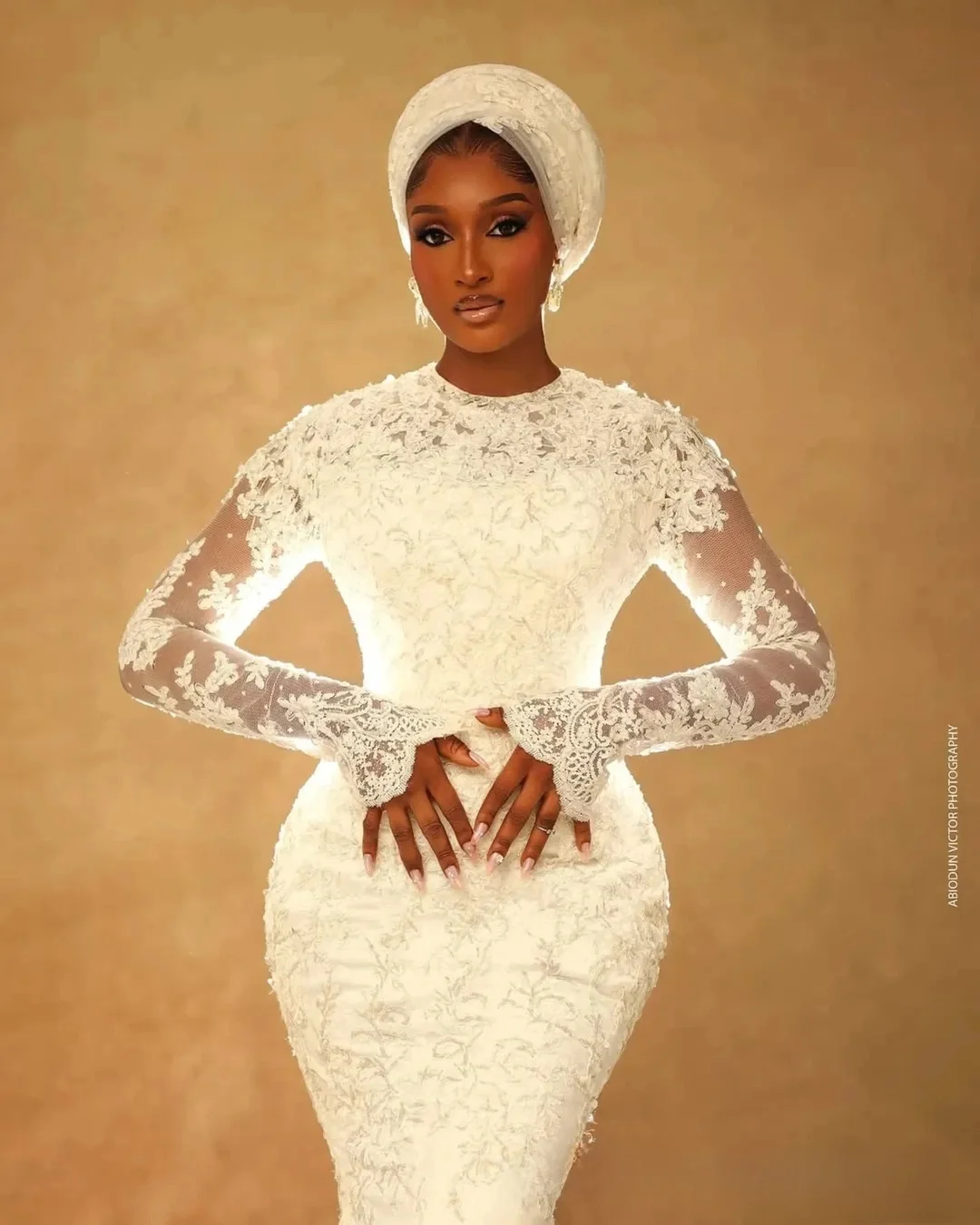 Robe De mariée personnalisée en dentelle, col rond, manches longues, avec traîne De balayage, Corset au dos, Robe De mariée arabe