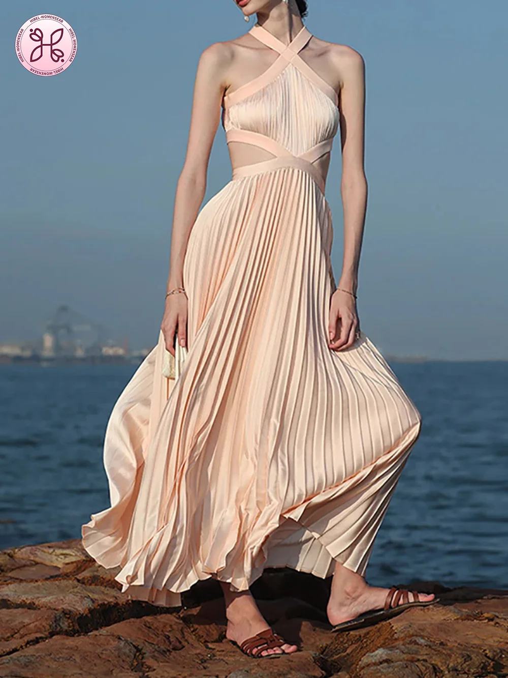 Vestido maxi sexy rosa recortado – vestido plissado sem costas com decote halter (roupa feminina para férias e festas à noite)