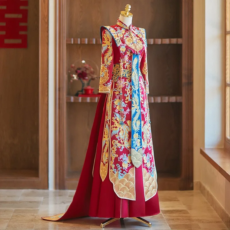 

Новый стиль дракона и феникса — традиционное китайское свадебное платье подходит для тостов на открытие церемоний.