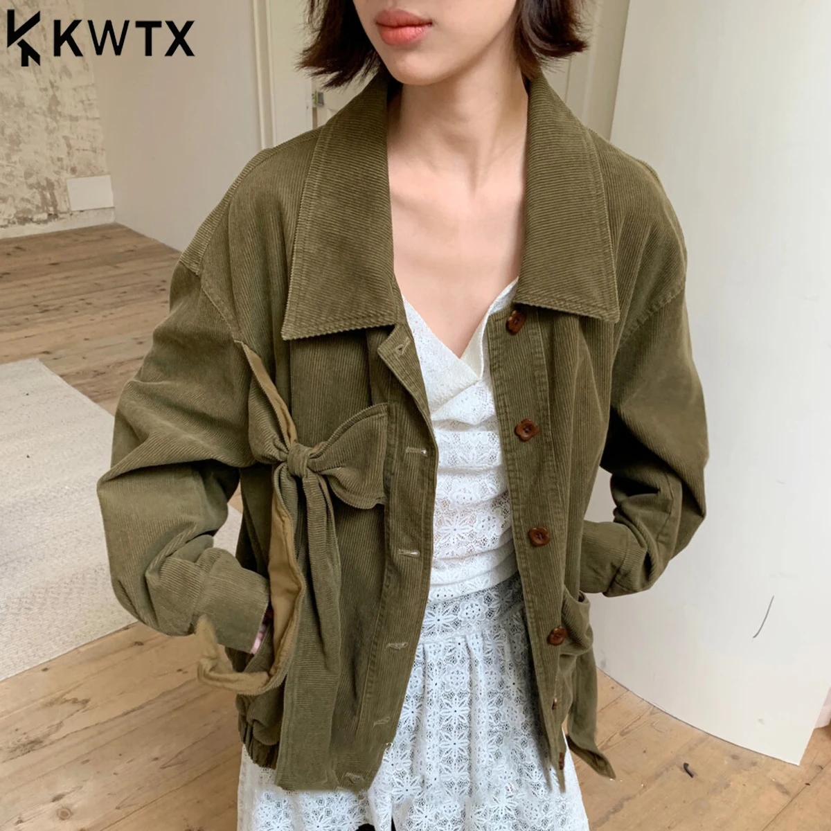 

KWTX 2025 New Women’s Corduroy Jacket Vintage Casual Tie Single-Breasted Slim Fit Pockets Minimalist Chic Luxury Spring Autumn
