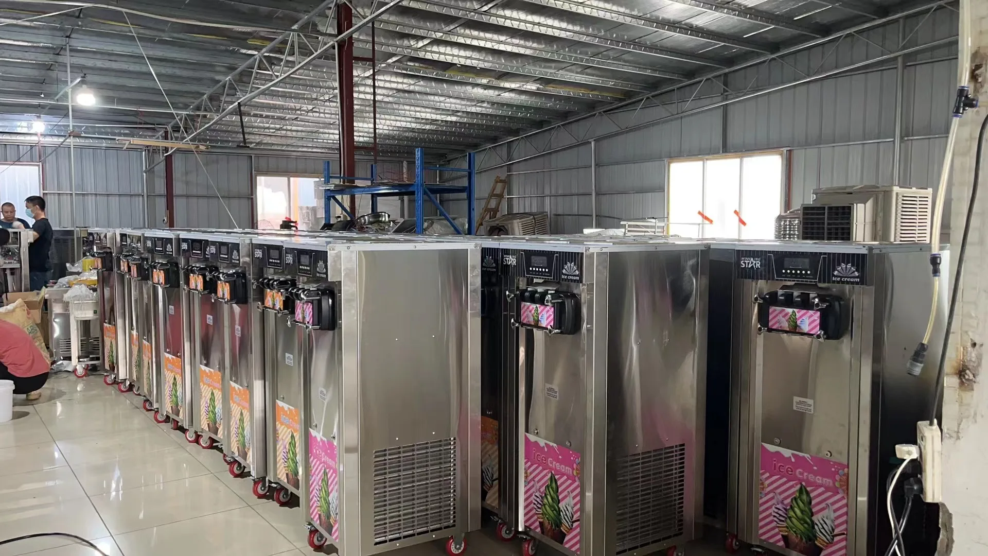 Soft Serve Ice Cream Machine,20L/H Yield 1300W Vertical Commercial Ice Cream Machine 2x5L Hopper Auto Clean Pre-cooling