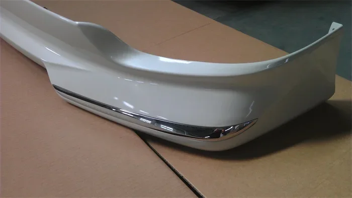 Very Nice injection Pearl White and Black PP Plastic Easy Installation Front Bumper Rear Bumper for Front Bumper