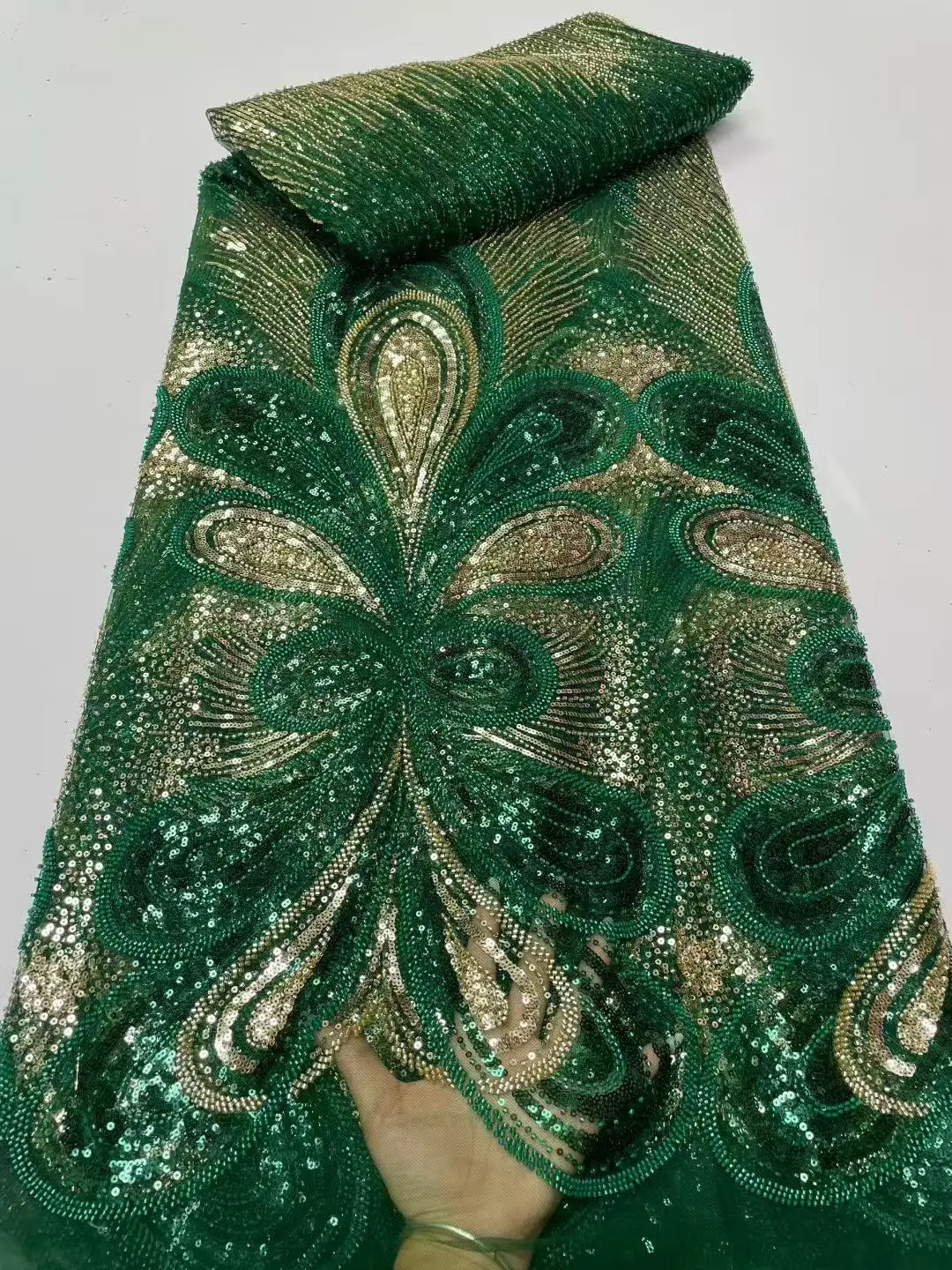 새로운 디자인 패션 아프리카 나이지리아 예술적 패턴 수제 자수 스팽글 핫 세일 프랑스 비즈 튤 레이스 파티용 재봉