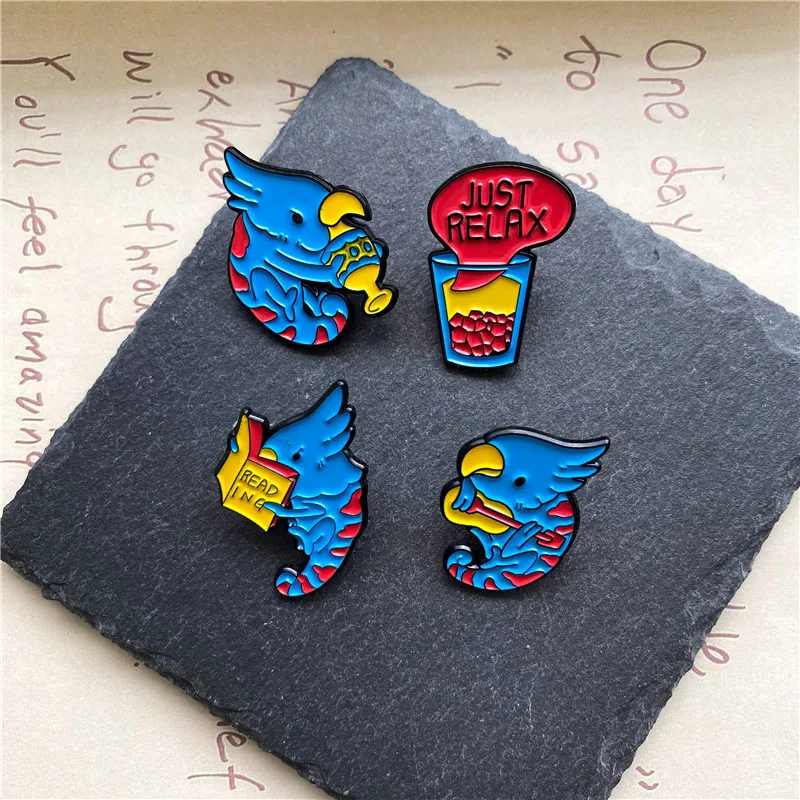 Cute Funny Lizard Chameleon Enamel Brooch Cute Blue Reptile Animals Lapel Badge Pins Jewelry Party Gifts For Women Girls