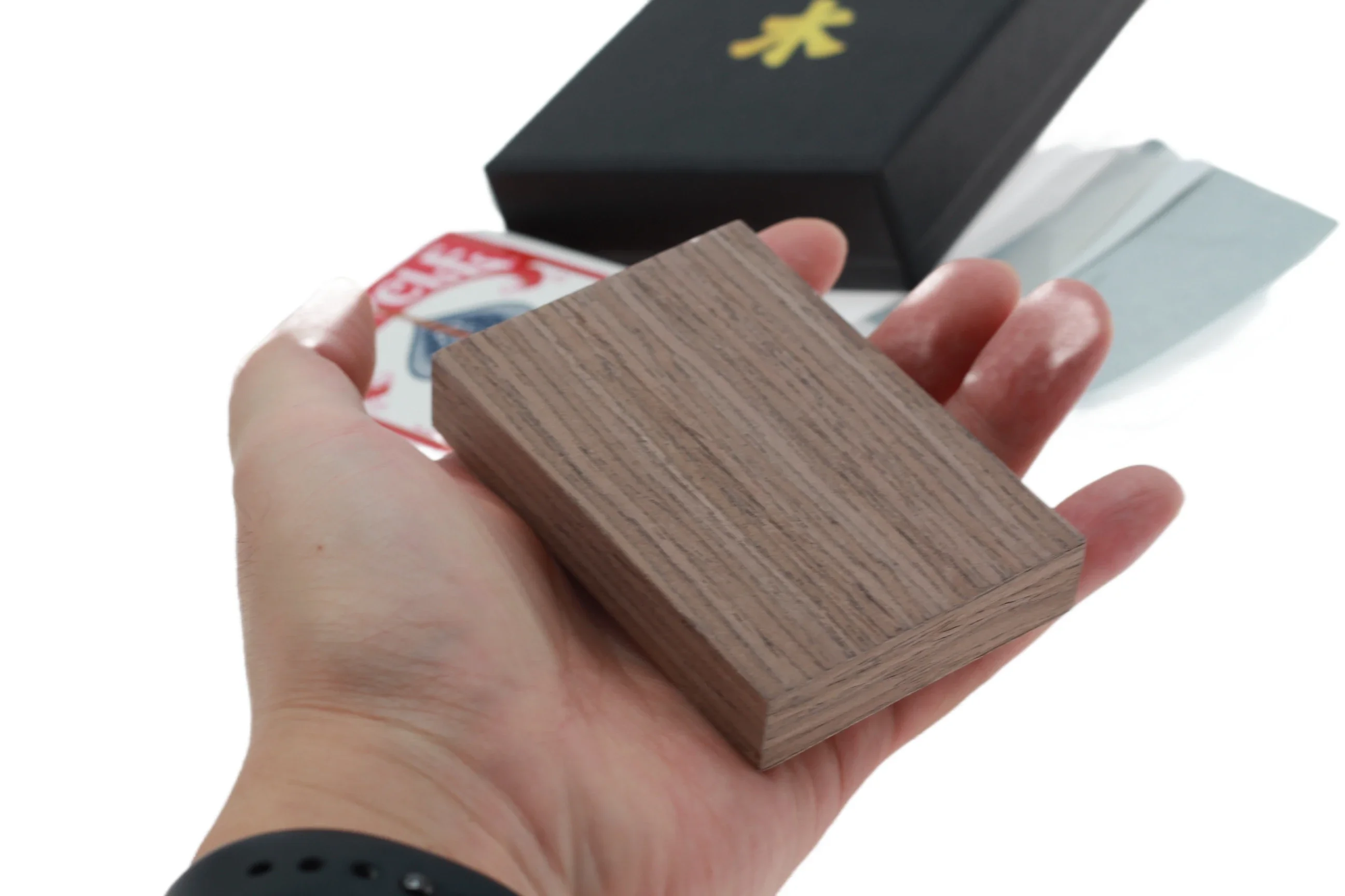 HOLY WOOD by Hanson Chien Magic Tricks Card Thru Wood A Deck Of Cards Gimmicks Props Morphs Into A Wood Block.Close Up Illusions