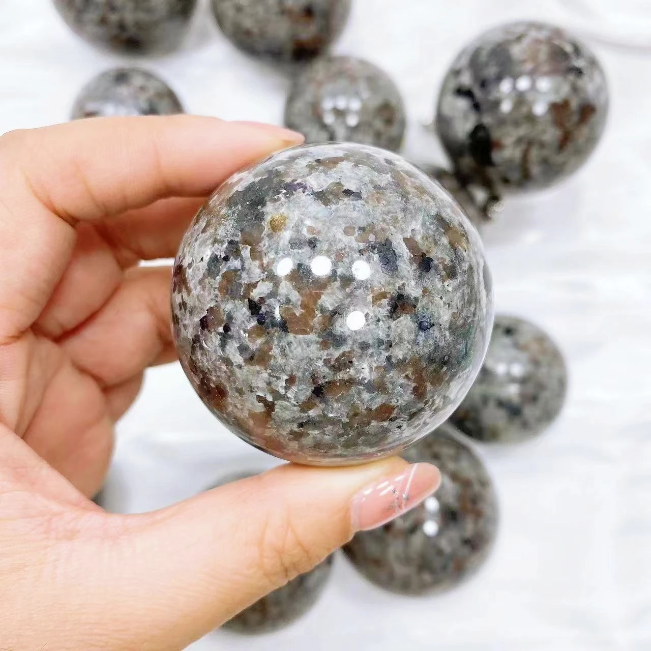 Natural Yooperlite Sphere Powerful Crystal Stone Ball Healing Chakra Energy Wicca Flame Stone Office desk Home Decor Ornament