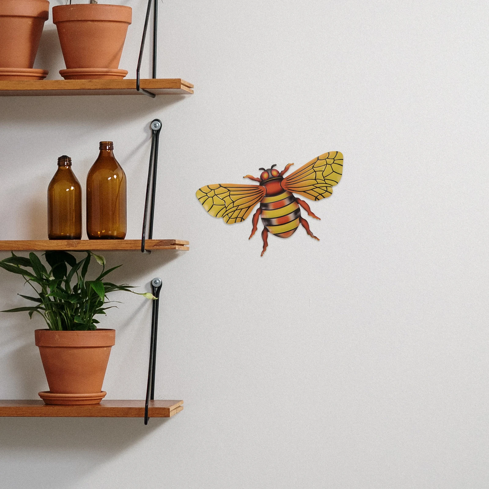 

Iron Bee Pendant Home Decor Bumblebee Metal Themed Fence Iron Fine Structure Color Wide Application