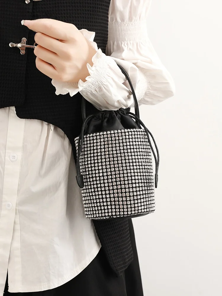 

UR Luxury Diamond Buet Bag Women's Summer New Simple Ele Handbag Versatile Single oulder Crossbody Bag Faion Trend