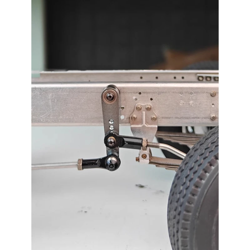 Пропорциональный распределительный стержень, двойной рулевой ось для радиоуправляемого грузовика Tamiya 1/14 Scania 770s Benz MAN 1/14, часть трактора Пропорциональный распределительный стержень, двойной рулевой ось для радиоуправляемого грузовика Tamiya 1/14 Scania 770s Benz MAN 1/14, часть трактора