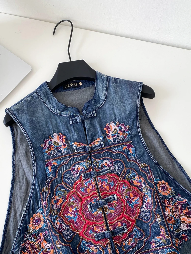

Retro Chinese Sle Women's Embroidered Denim Vest Button Front Open Cardigan Asymmetric Design Heavy Work Luin Pattern