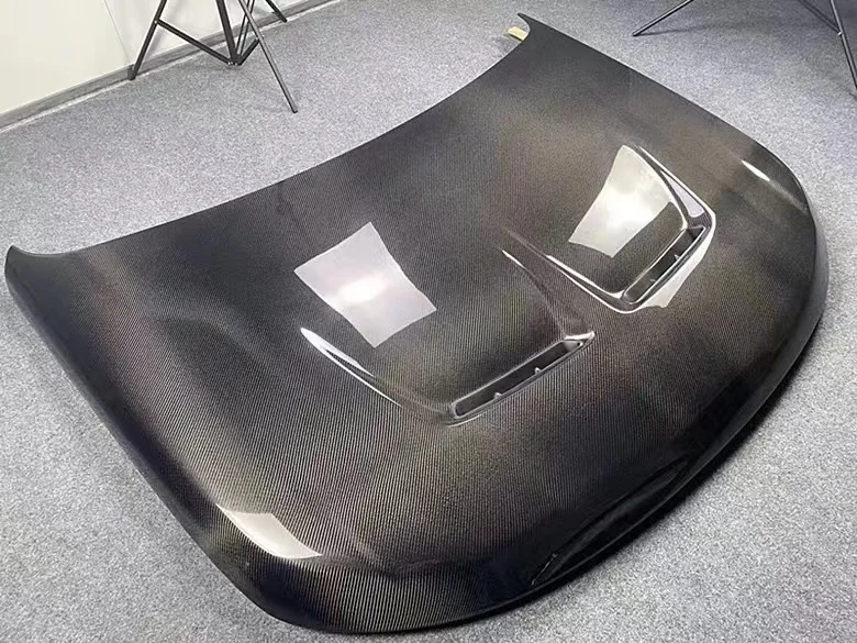 High quality Suitable for 2014-2020 Range Rover Sport SVR hood with double-sided carbon fiber 