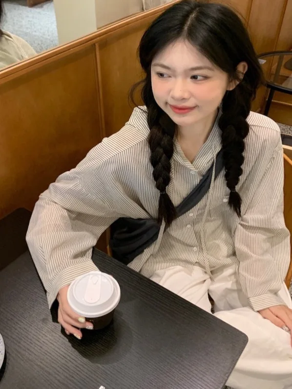 

Корейская простая тонкая летняя женская футболка с капюшоном в полоску, солнцезащитная, свободного кроя, на одной пуговице, дышащая, повседневная...