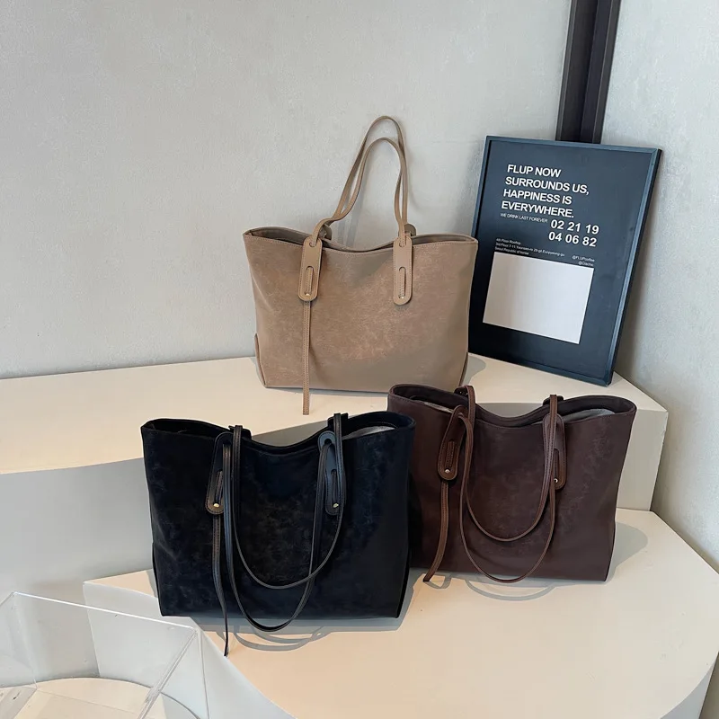 

2025 Minimalist Shoulder Bag, Spacious Soft Leather Tote for Women, Luxe Underarm Crossbody, Commuter Day to Night Bag