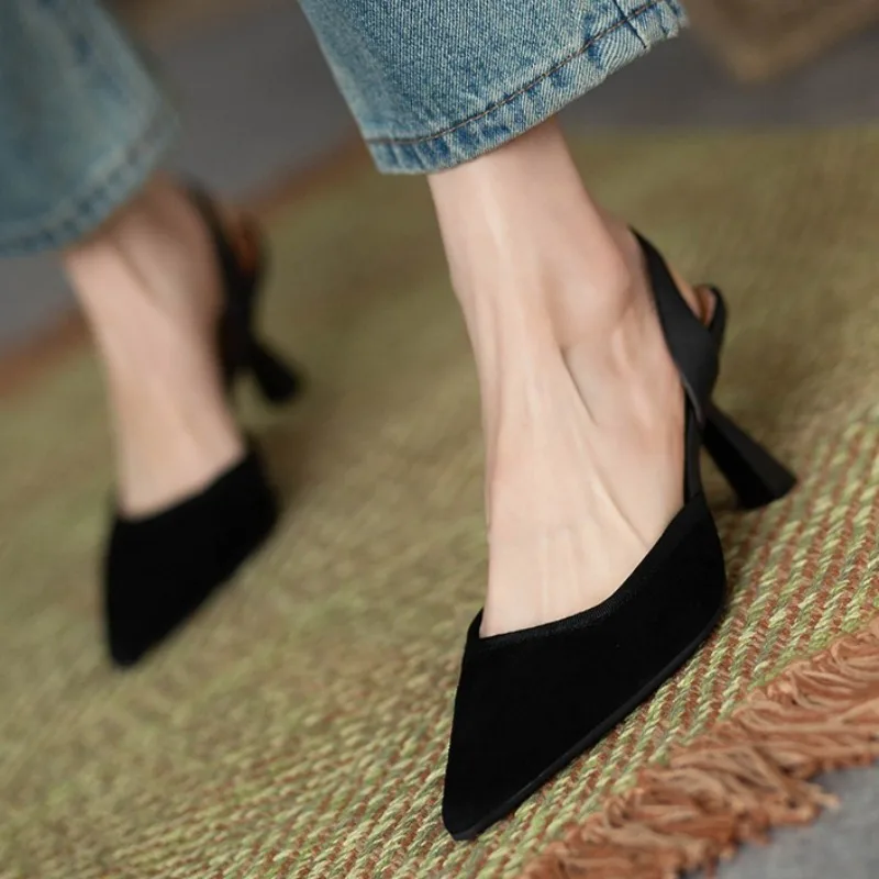 

Новинка лета 2025, кожаные сандалии в стиле ретро с кепкой и носком для женщин, туфли на высоком каблуке во французском стиле с острым носком и одним ремешком на шпильке с неглубоким носком