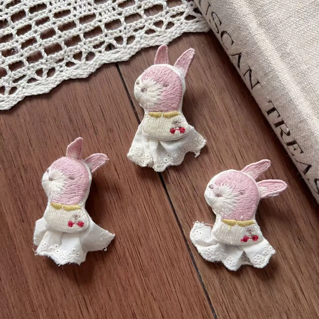 

Premium Soft Fabric Handmade Cartoon Bunny Puppy Hair Clip DIY Embellishment for Shoes Socks Bag Hat Clothing Trim